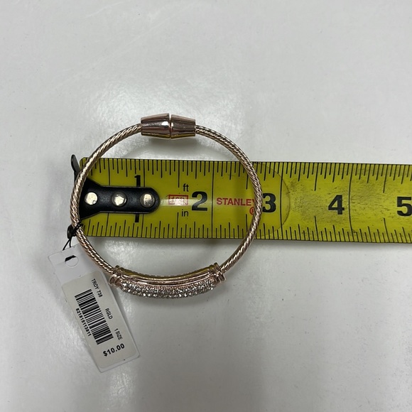 💦NWT Guess/Marciano Bracelet, Rose Color - Picture 3 of 3